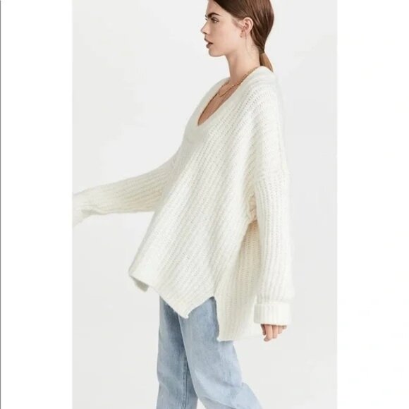 Free People Medium Blue Bell V-Neck Pullover Sweater Oversize Slouchy Ivory Cozy - Picture 14 of 14